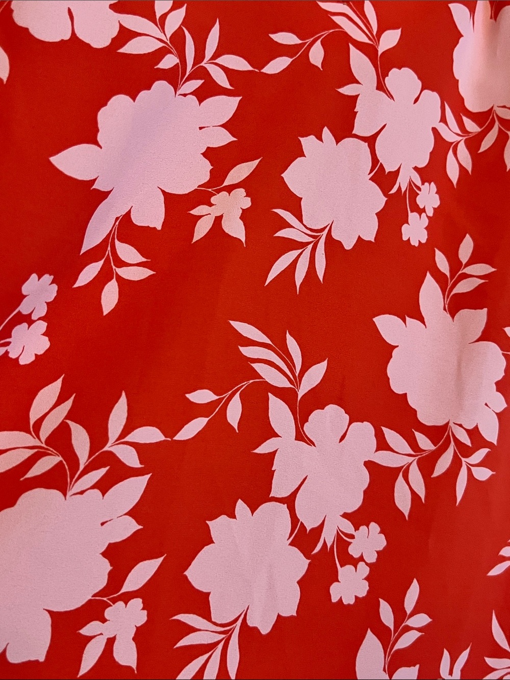 41 Hawthorn Red with Light Pink Floral V-Neck Short Sleeve Blouse - Picture 4 of 4